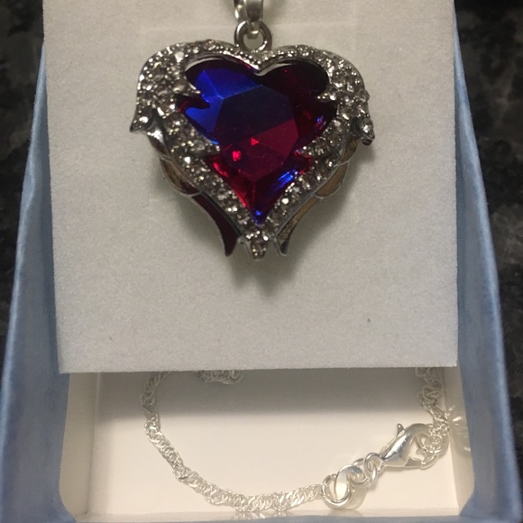 Boutique - bling wings heart necklace pink purple - Picture 6 of 6